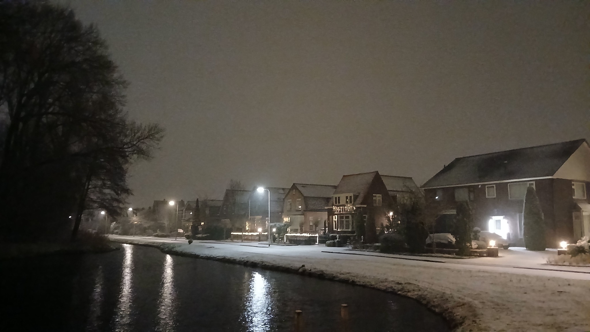Nieuwerkerk wordt wakker in winterse sferen, kort genieten van de sneeuw