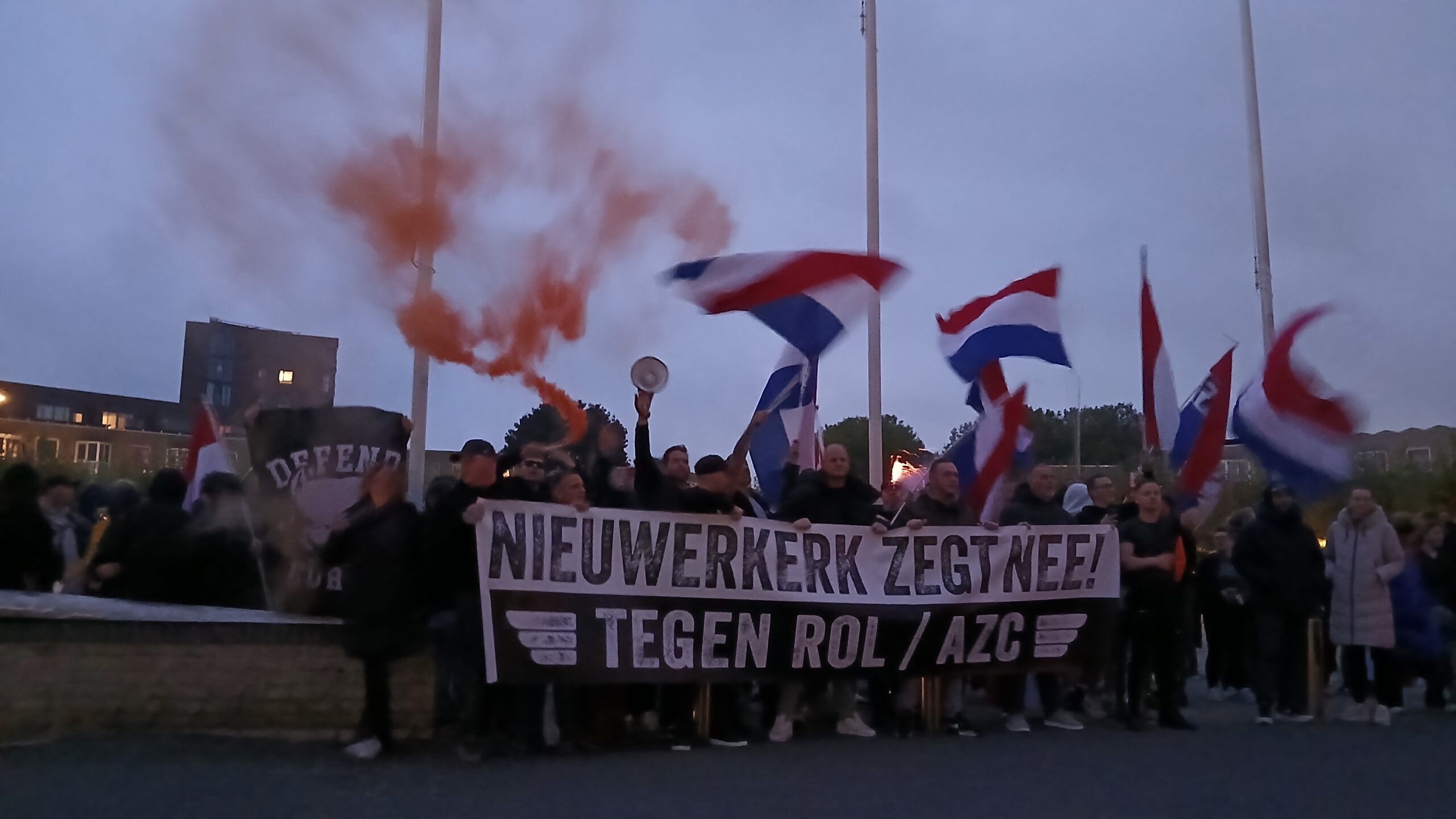 Derde demonstratie in Nieuwerkerk tegen plannen opvanglocatie: “AZC nee!