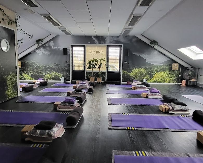 Even helemaal tot jezelf komen? Ontdek de kracht van rust bij de yogalessen in Nieuwerkerk aan den IJssel